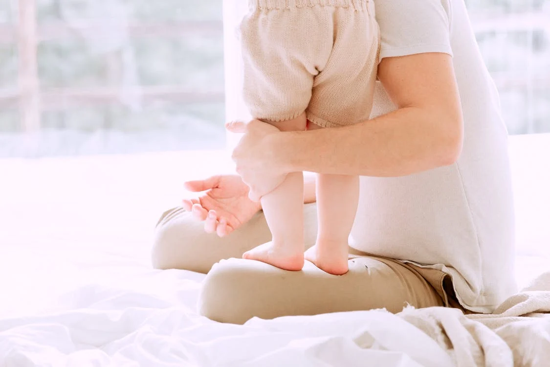Was schreibt man auf die erste Weihnachtskarte für ein Baby?