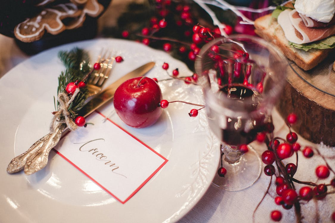 20 Ideen für eine Weihnachtshochzeit, um Ihren besonderen Tag besonders unterhaltsam zu gestalten