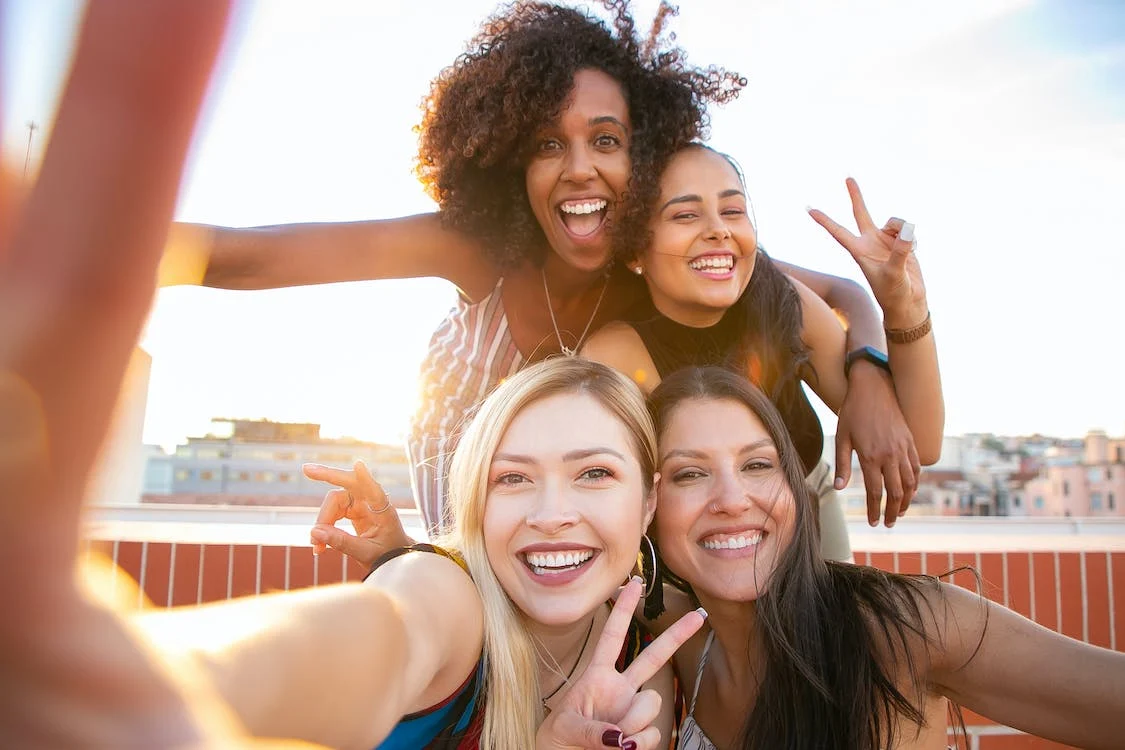 Feiern Sie den Internationalen Frauentag auf diese 10 bedeutsame Weisen