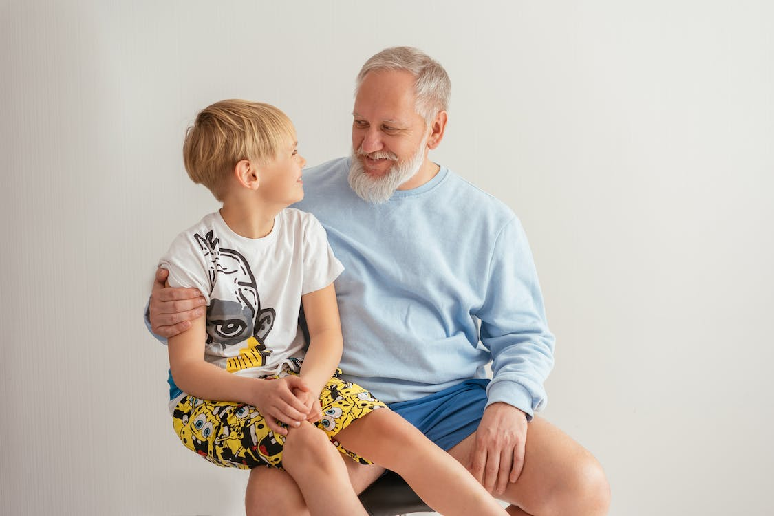 Es macht Spaß, mehr als 200 verschiedene Namen für Opa und Oma auszusprechen