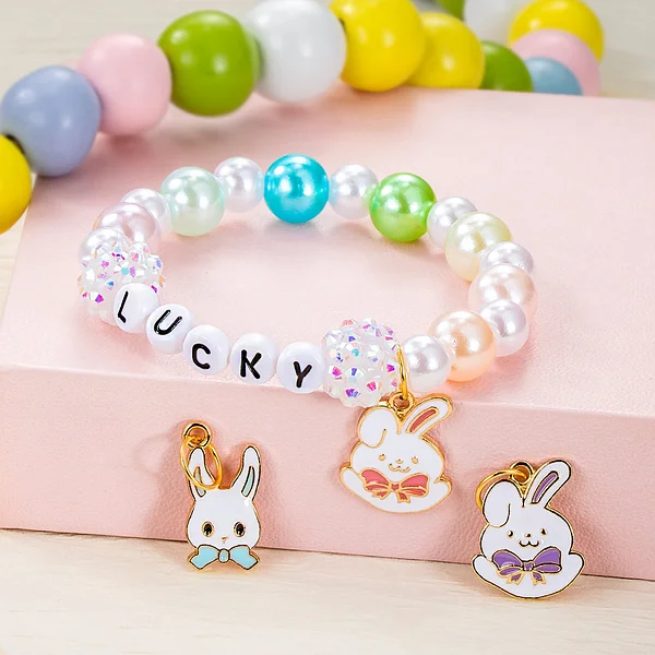 Perlen Armband mit Namen und Hasen Anhänger