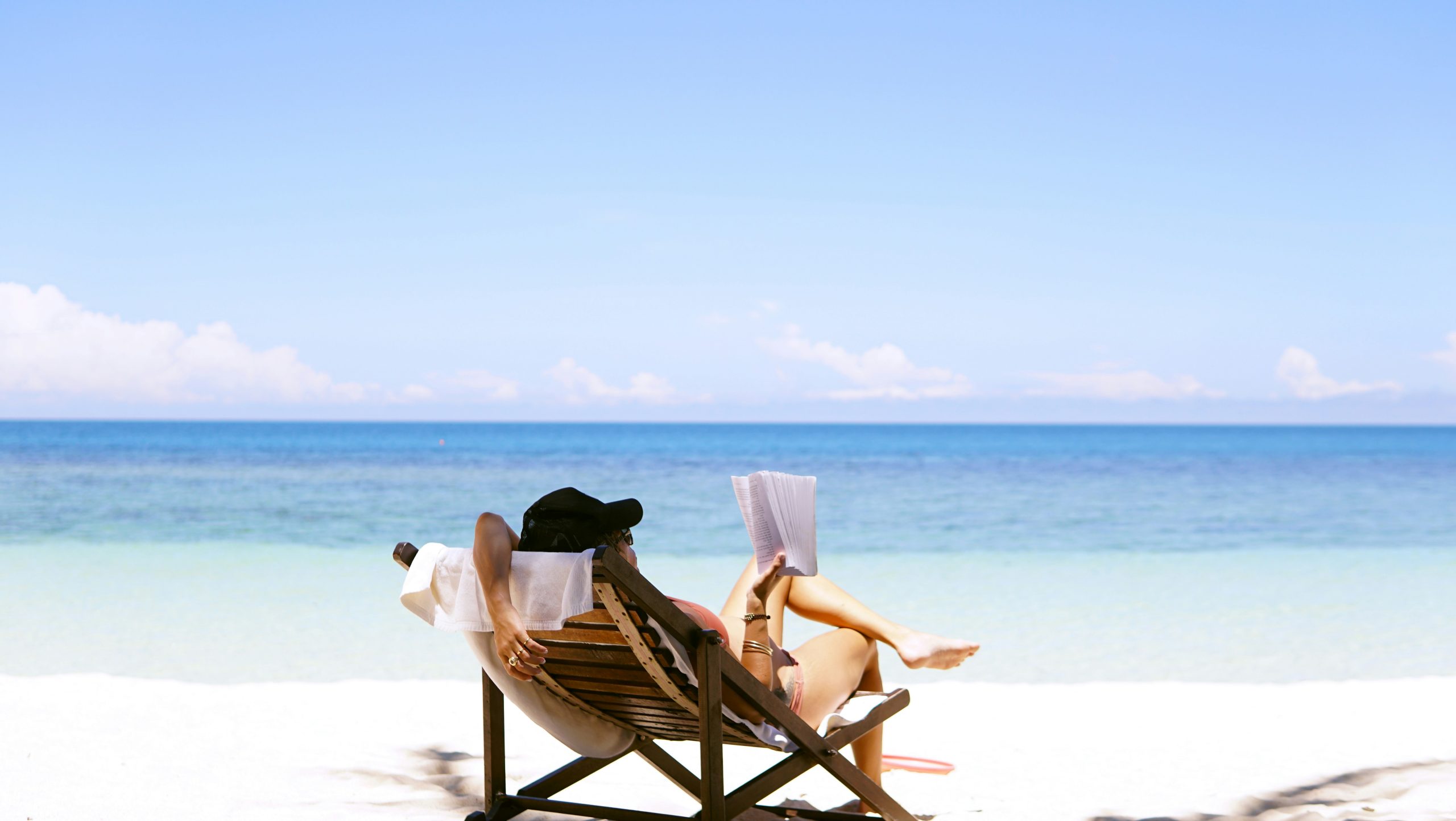 8 Personalisierte Strandtücher für den Urlaub: Dein Name groß drauf!