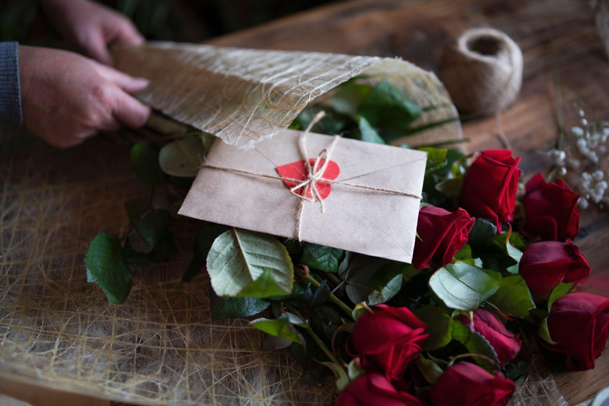 100+ Die besten Zitate und Sprüche zum Valentinstag 2026 über die Liebe