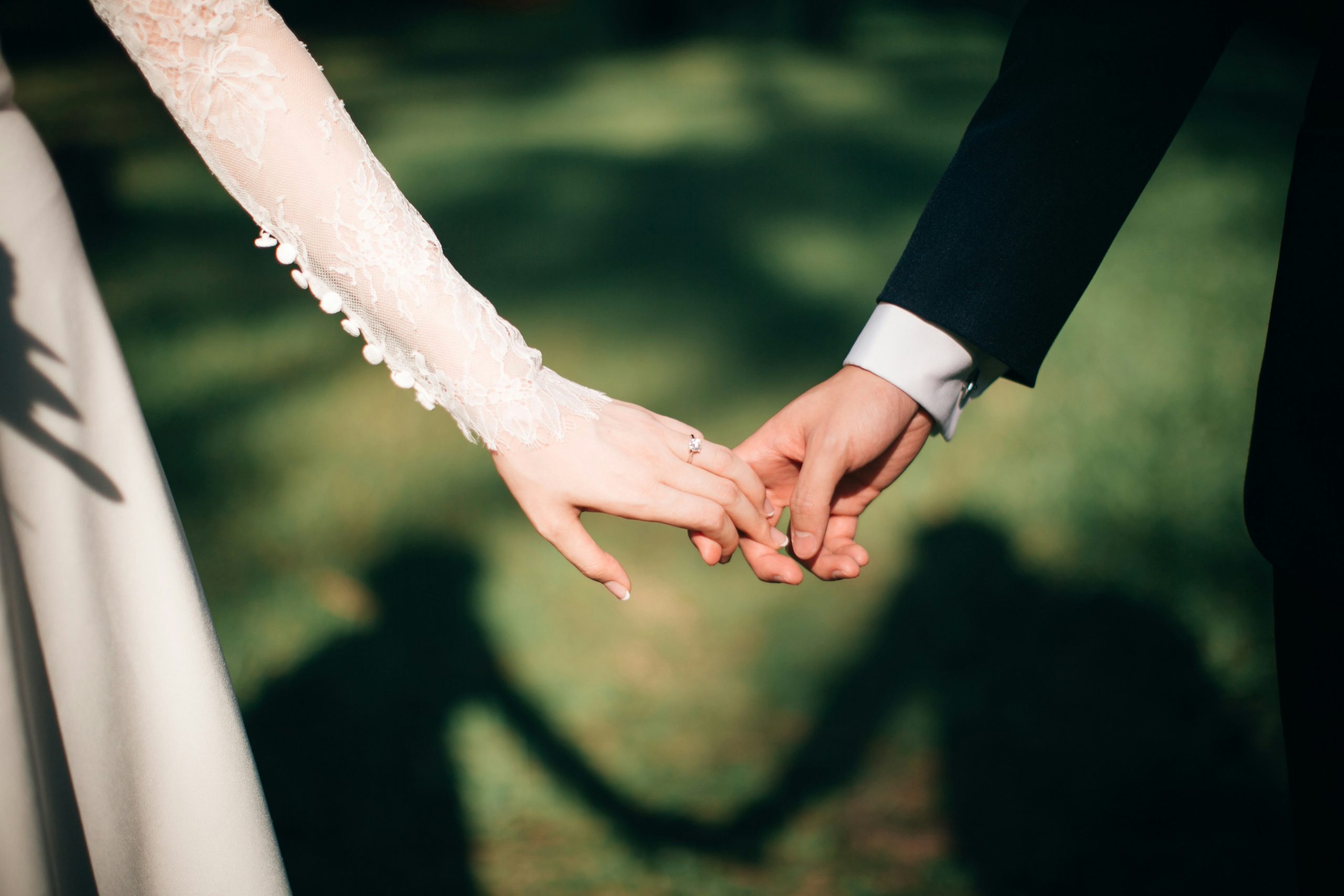 Glückwünsche zur Hochzeit schreiben: Inspiration für liebevolle Worte und Hochzeitskarten