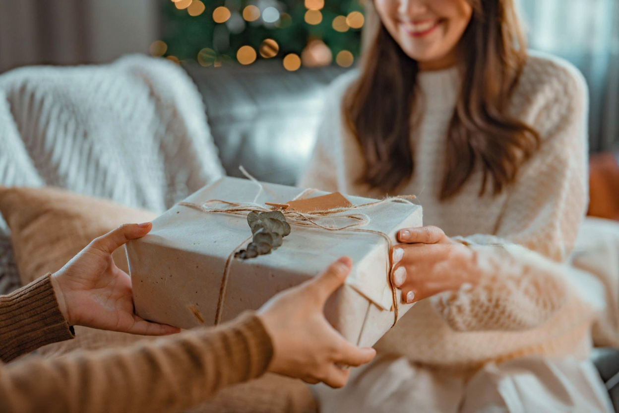 Ihre Einzigartigkeit feiern: Die besondere Bedeutung von personalisierten Geschenken zum Frauentag